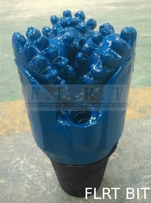 İyi bir fiyat. Derin Kesitli Kuyu Sondajı için 7 Kgs Çelik Diş Tricone Bit 4 5/8 